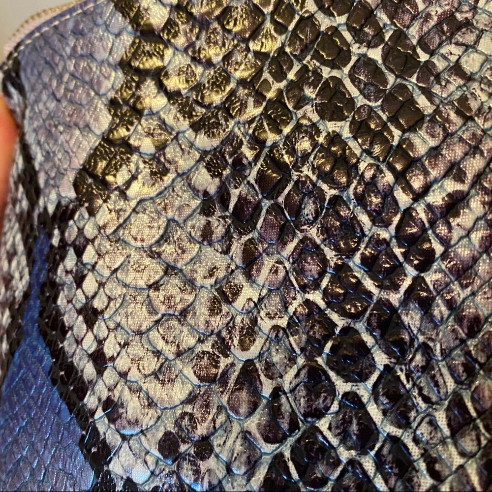 Caroline Hill blue embossed clutch - Picture 4 of 4